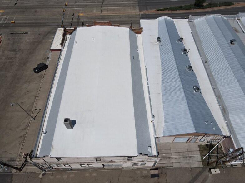 More Photos Of 201 N 2nd St, Raton Auto Repair For Sale