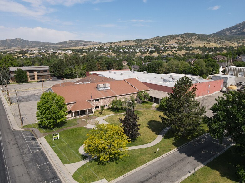 Primary Photo Of 119-123 E 200 N, Alpine Light Manufacturing For Sale