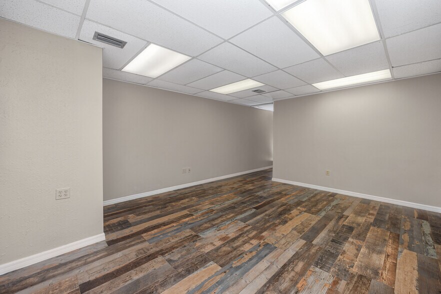 More Photos Of 6449 38th Ave, Saint Petersburg Medical For Lease