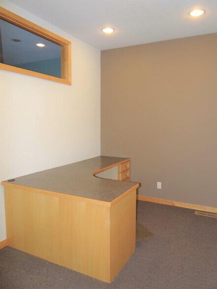 More Photos Of 801-809 Meander Ct, Medina Loft Creative Space For Lease