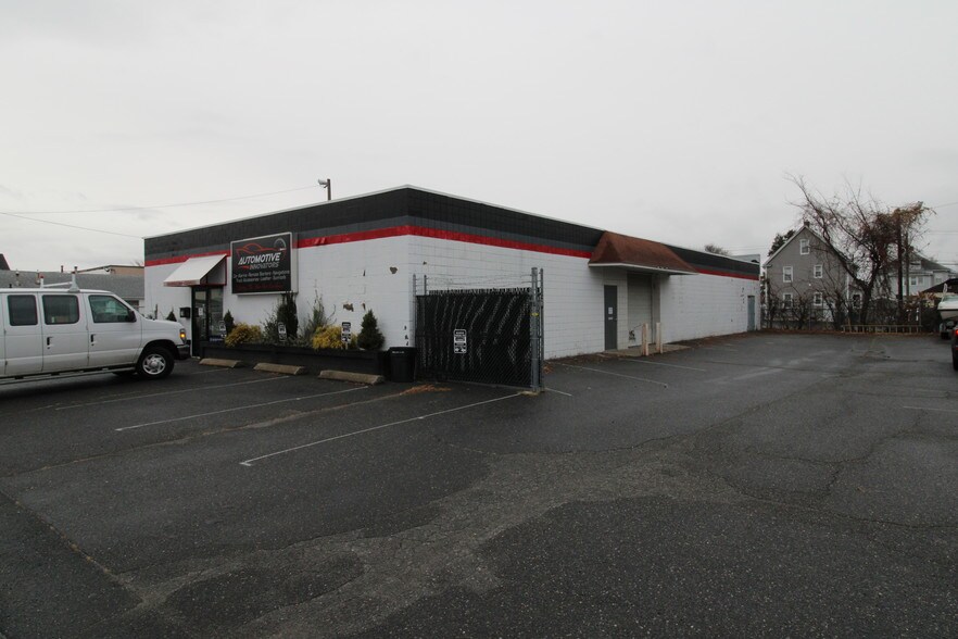 More Photos Of 19 Norman St, West Springfield Freestanding For Lease