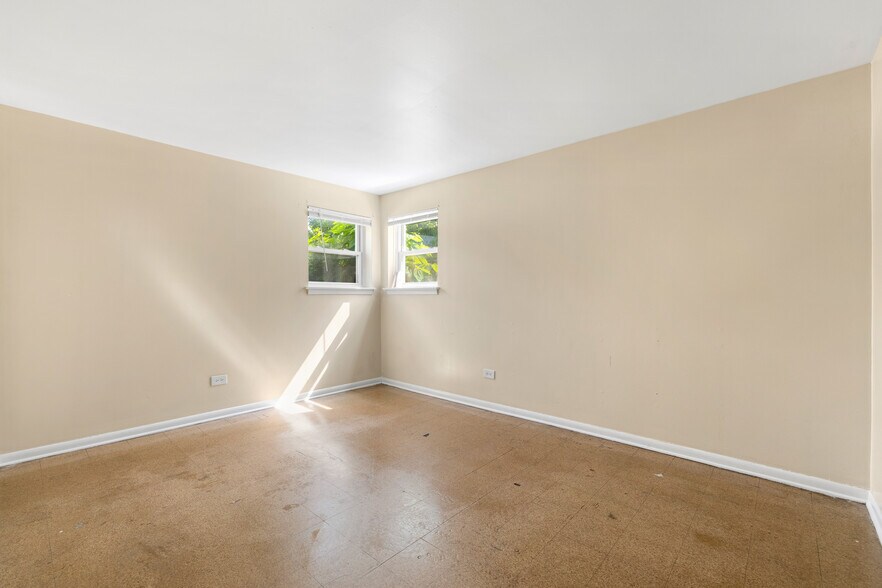 More Photos Of 3631 147th St, Midlothian Apartments For Sale
