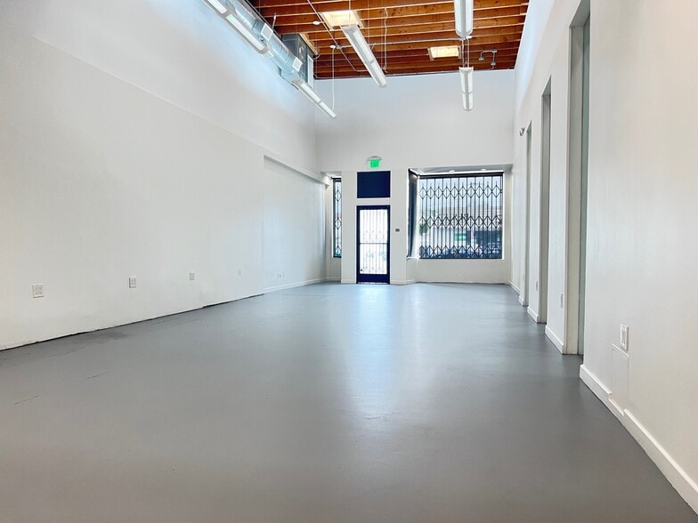 More Photos Of 1084-1088 S Fairfax Ave, Los Angeles Freestanding For Lease