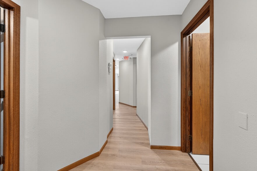 More Photos Of 407 Vermillion St, Hastings Office For Sale