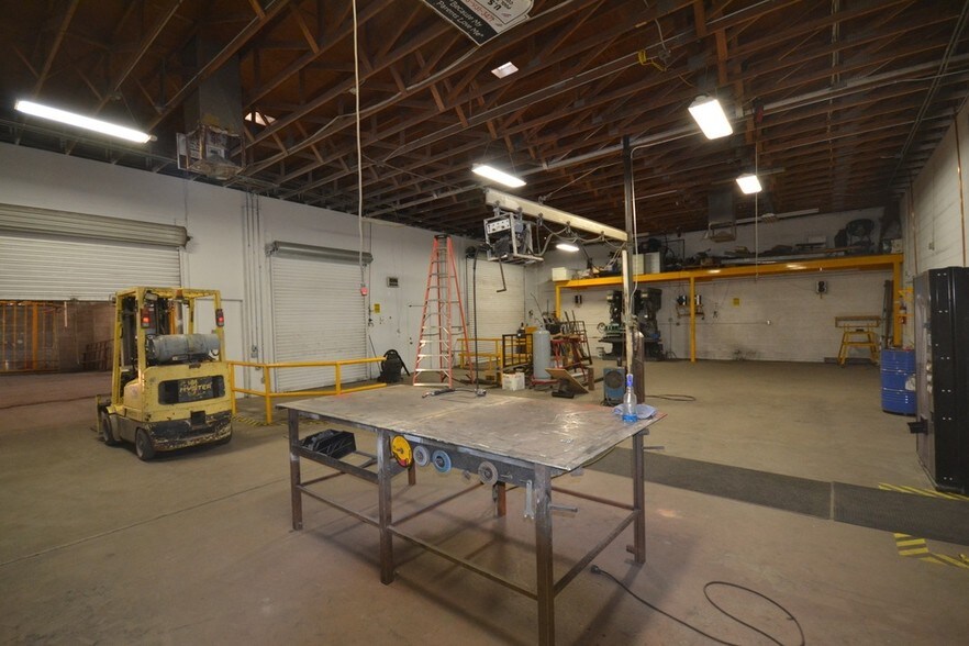 More Photos Of 7741 N 68th Ave, Glendale Service For Sale