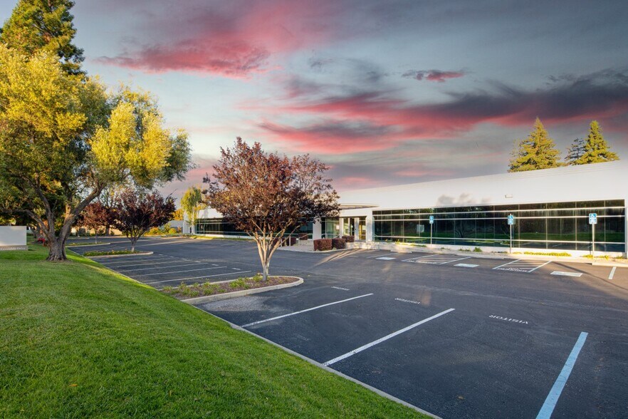 More Photos Of 303 Ravendale Dr, Mountain View Office For Lease