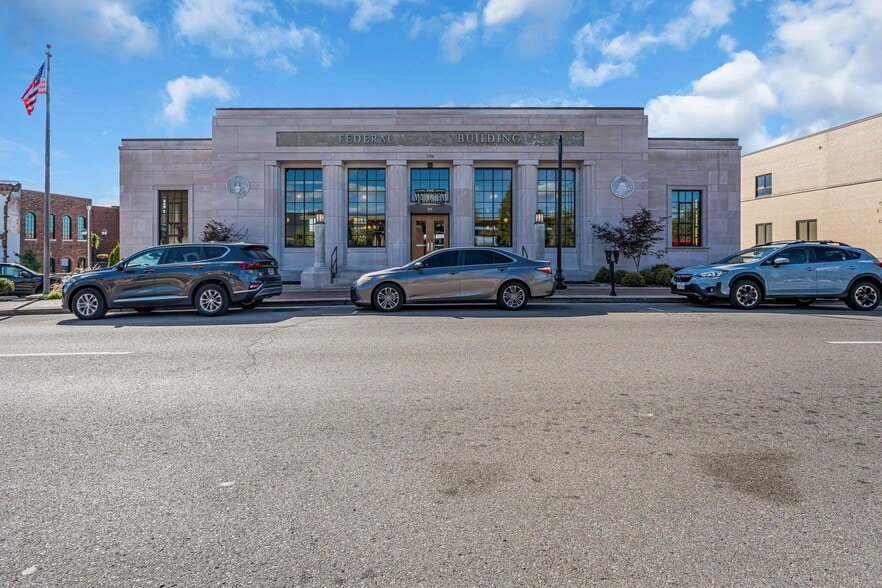 More Photos Of 131 Strawberry Alley Aly, Clarksville General Retail For Lease
