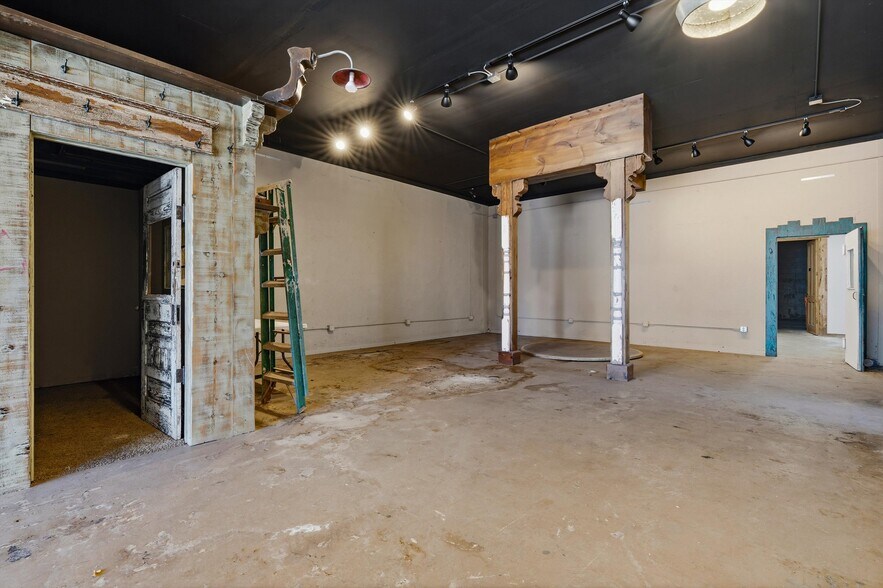 More Photos Of 215 N Western Ave, Oklahoma City Warehouse For Lease