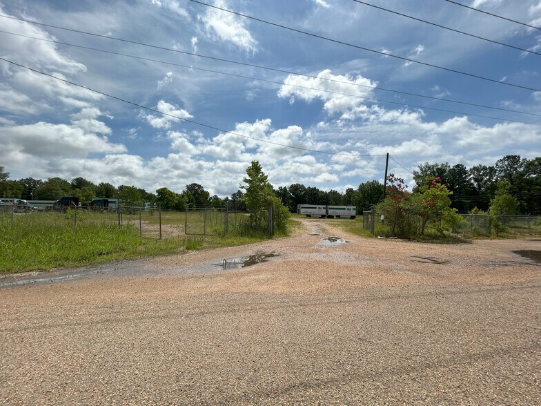 More Photos Of 108 Midco Rd, Jackson Warehouse For Lease