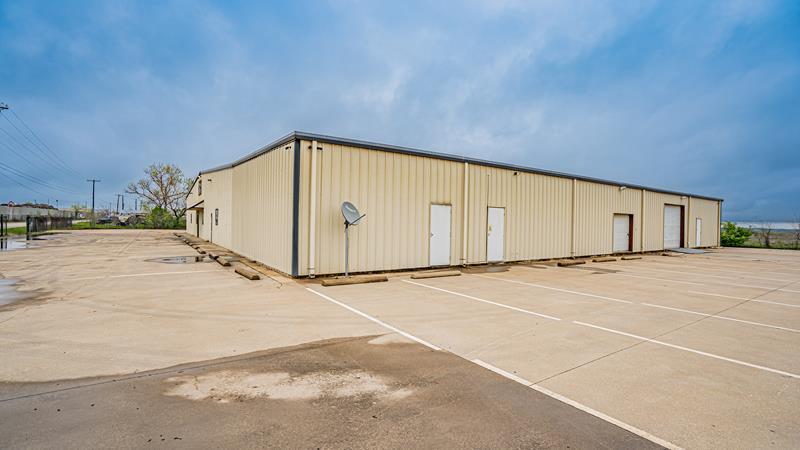 More Photos Of 10100 Hicks Field Rd, Fort Worth Warehouse For Sale