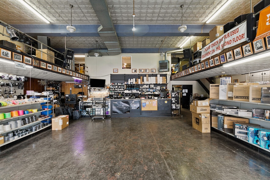 More Photos Of 310 W Broad St, Richmond Storefront For Sale