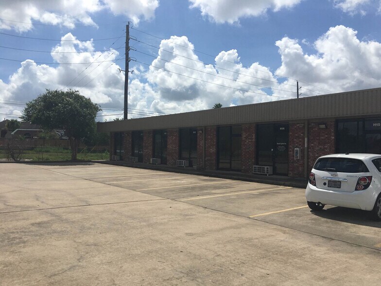 More Photos Of 12455 Westpark Dr, Houston Self Storage For Lease