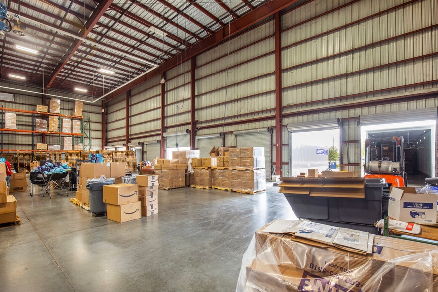 More Photos Of 4855 L B McLeod Rd, Orlando Warehouse For Sale