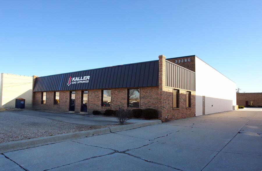 Primary Photo Of 33280 Groesbeck Hwy, Fraser Warehouse For Lease