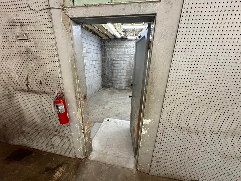 More Photos Of 3516 Elmport Rd, Bridgeport Storefront Retail Office For Sale