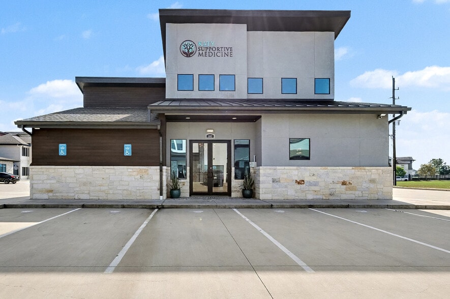 More Photos Of 205 Bella Katy Dr, Katy Medical For Sale