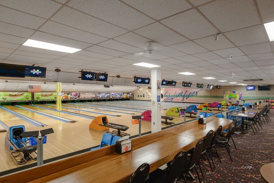 More Photos Of 1037 OH-7, Gallipolis Sports And Entertainment For Sale