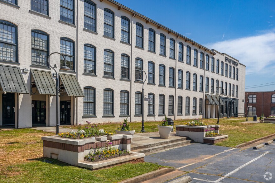 More Photos Of 1513 E Cleveland Ave, East Point Unknown For Sale