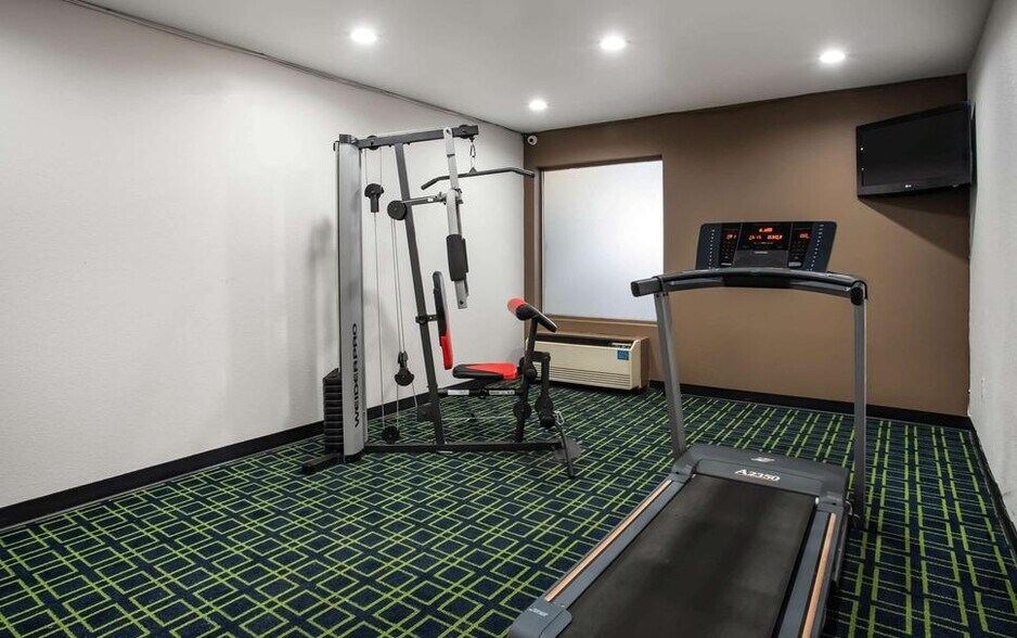 More Photos Of 5710 Challenger Pky, Fort Wayne Hotel For Sale