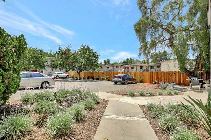 More Photos Of 316 W Valerio St, Santa Barbara Apartments For Sale