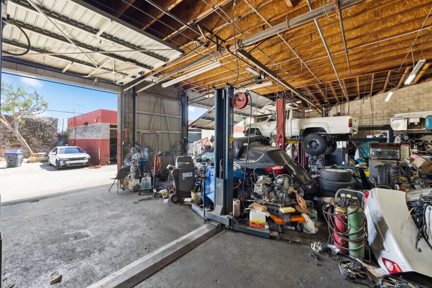 More Photos Of , Santa Ana General Retail For Sale