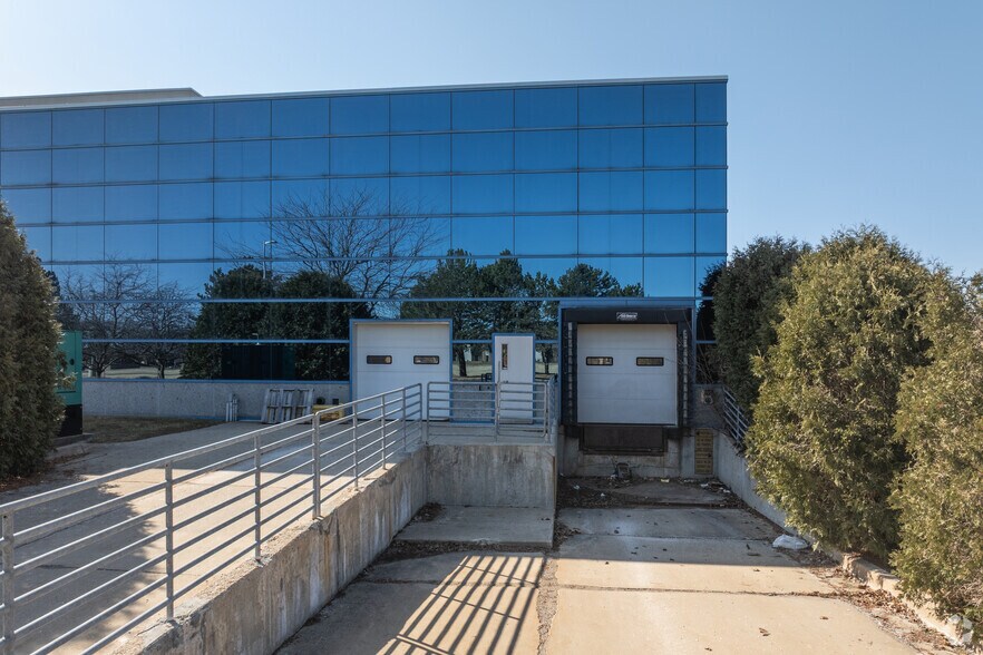 More Photos Of 4300 Fashion Square Blvd, Saginaw Office For Lease