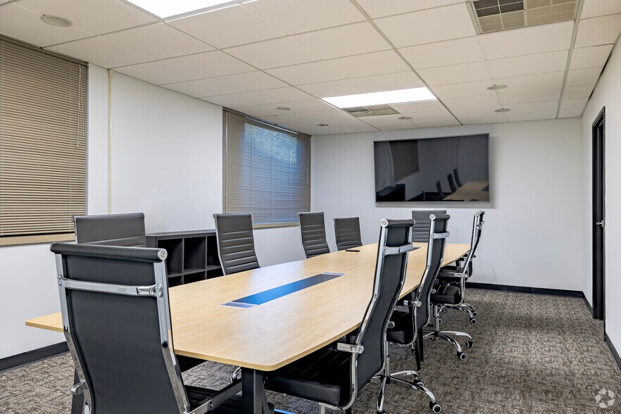 More Photos Of 2000 Hogback Rd, Ann Arbor Coworking Space