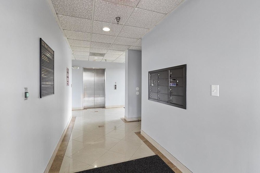 More Photos Of 1221 W Colonial Dr, Orlando Office For Lease