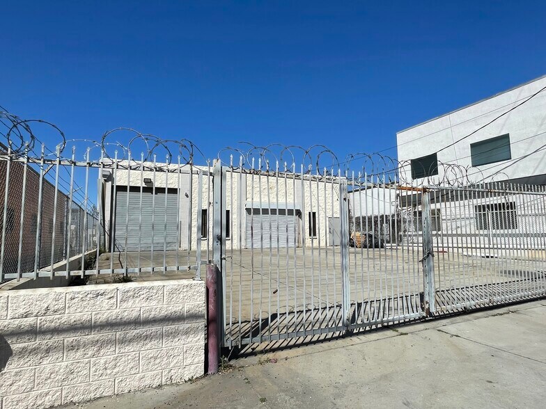 More Photos Of 7313-7315 Ethel Ave, North Hollywood Warehouse For Sale