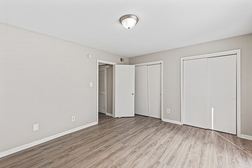More Photos Of 107 Sterling Ct NW, Center Point Apartments For Sale