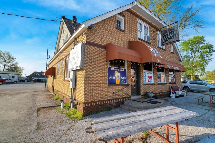 More Photos Of 108 S Old US Route 66, Hamel Restaurant For Sale