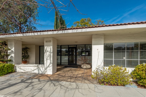 More Photos Of 2065-2095 Huntington Dr, San Marino Office For Sale