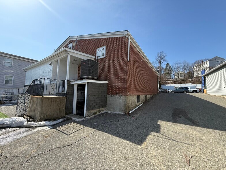 More Photos Of 118 W Boylston St, Worcester Freestanding For Sale