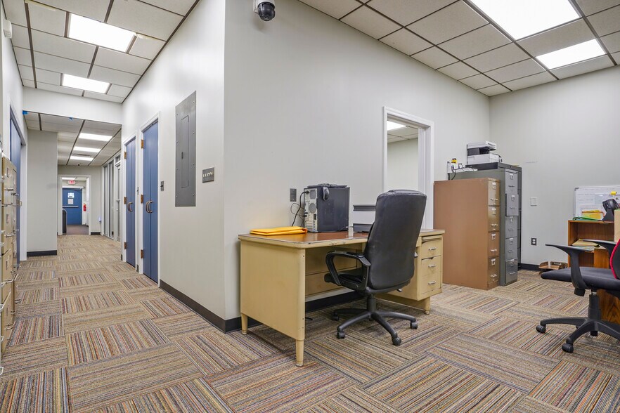 More Photos Of 283 N Broad St, Elizabeth Freestanding For Lease