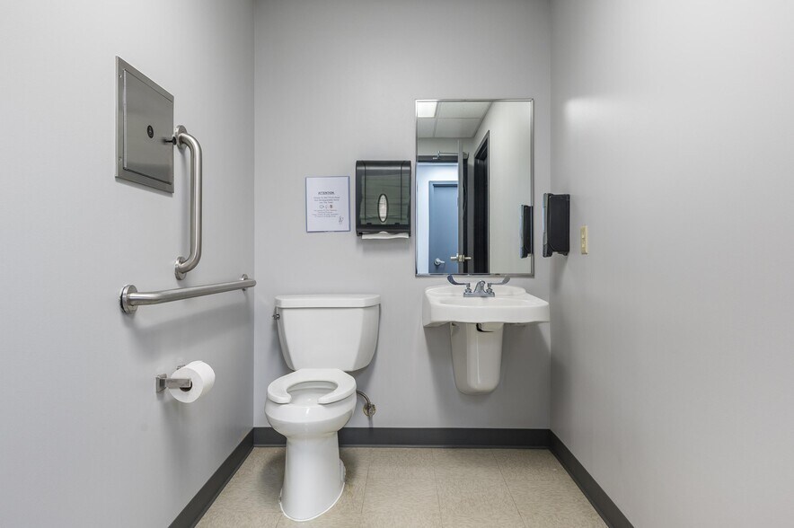 More Photos Of 961 Spring Creek Rd, East Ridge Medical For Lease