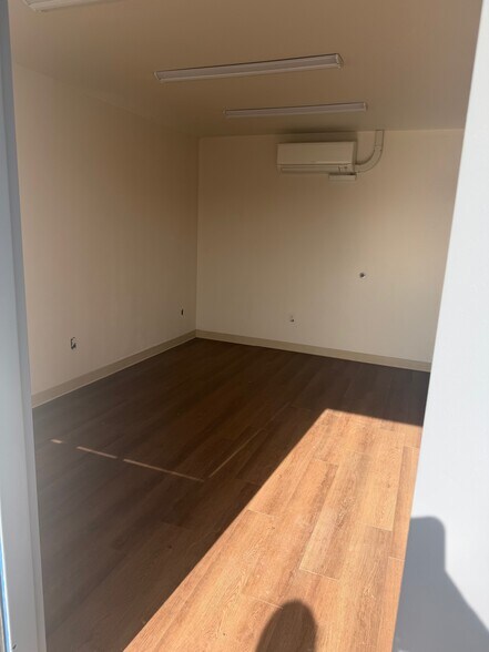 More Photos Of 17981 Ideal Pkwy, Manteca Flex For Lease