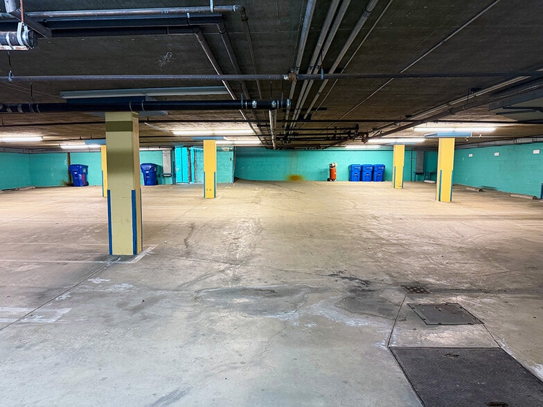 More Photos Of 100 Market St, Venice Office For Sale