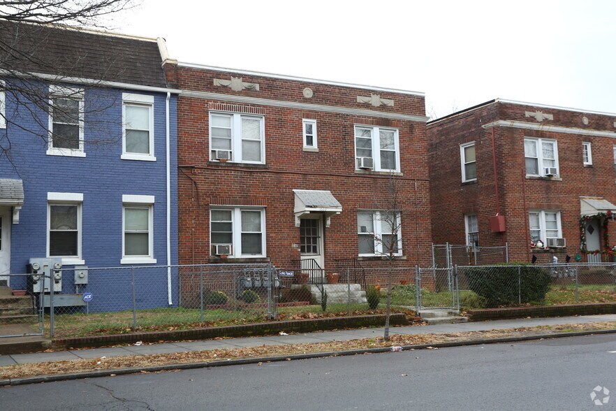 More Photos Of 1633 W Virginia Ave NE, Washington Apartments For Sale
