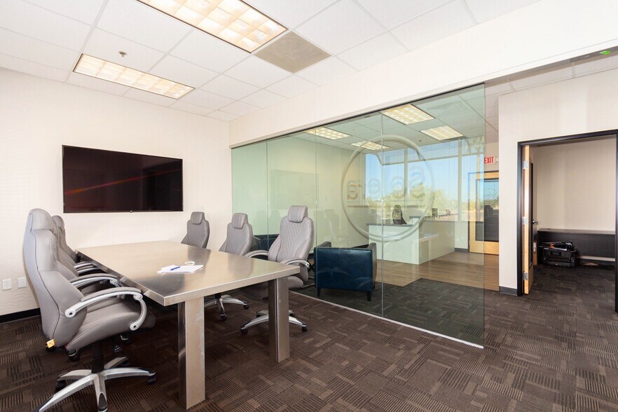 More Photos Of 1040 S Gilbert Rd, Gilbert Storefront Retail Office For Lease