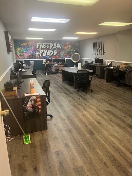 More Photos Of 1-27 S Ocean Ave, Patchogue Office For Lease