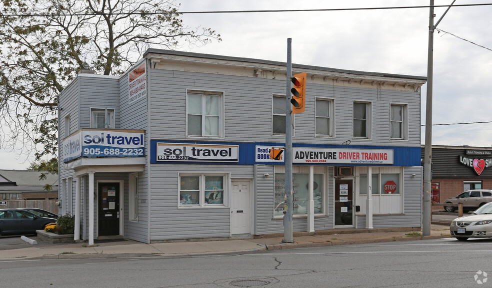 Primary Photo Of 90 Niagara St, St Catharines Storefront Retail Residential For Sale