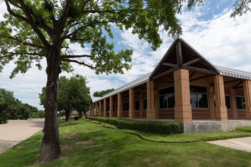 More Photos Of 4000 Fossil Creek Blvd, Fort Worth Office For Lease