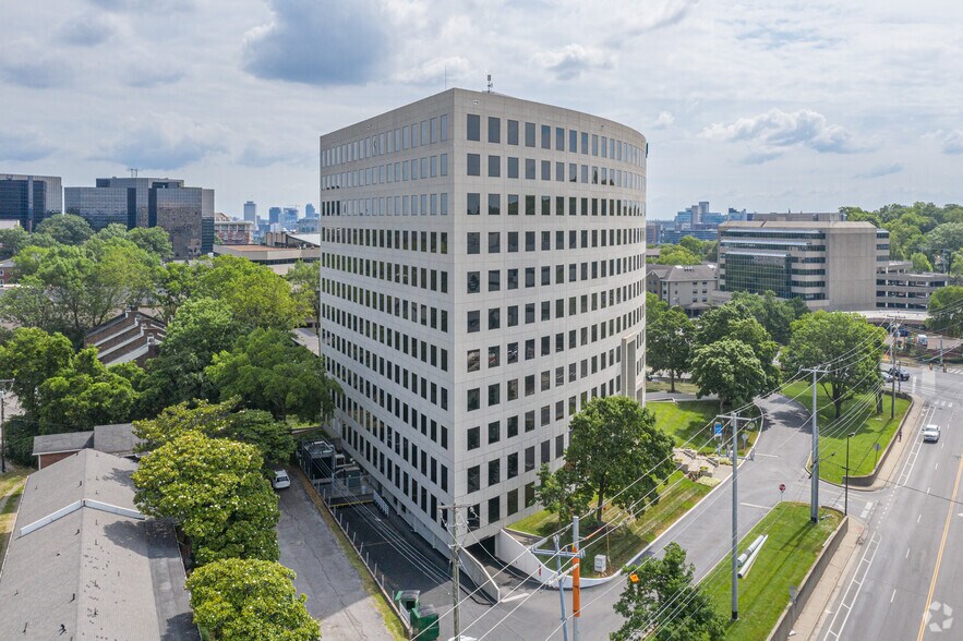 More Photos Of 3322 West End Ave, Nashville Office For Lease