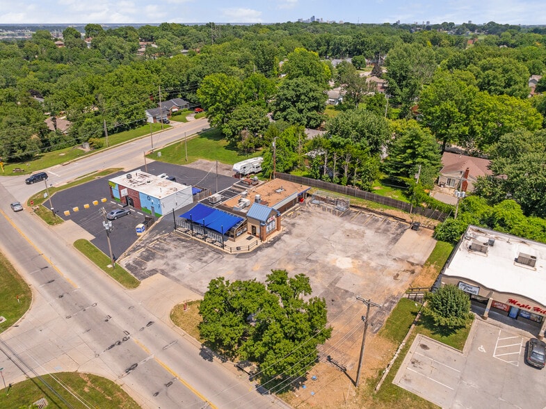 More Photos Of 2117 S 34th St, Kansas City Restaurant For Sale