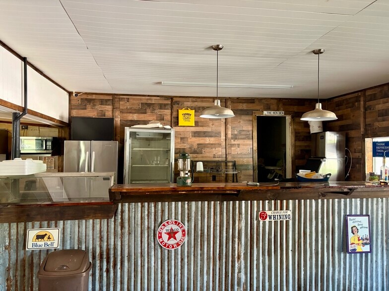 More Photos Of 285 N Garland Rd, Mckenzie General Retail For Sale