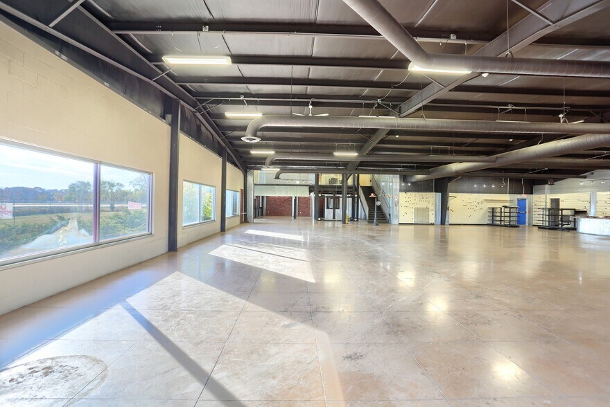 More Photos Of 665 W Connexion Way, Columbia City Flex For Sale