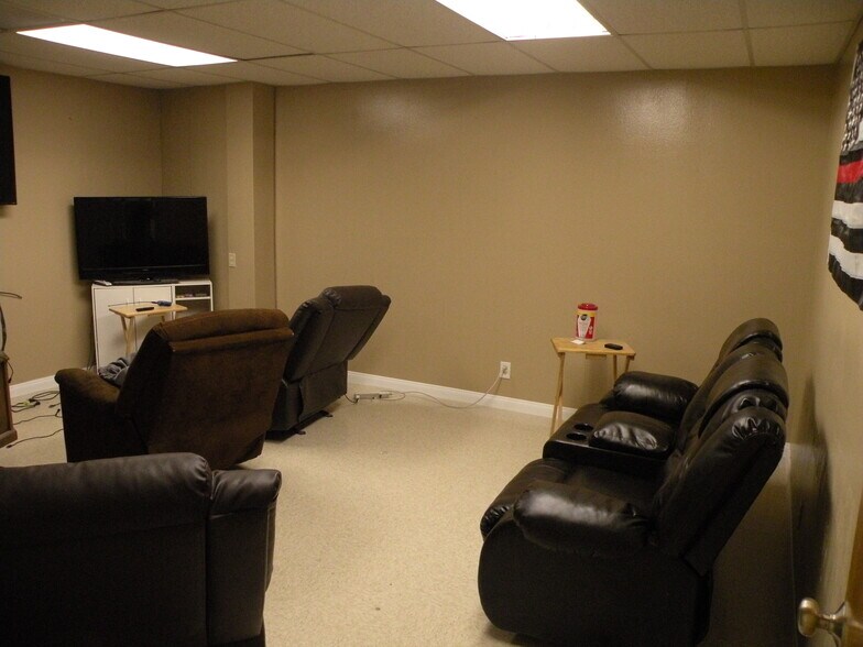 More Photos Of 3121 E Avenue I, Lancaster Freestanding For Sale