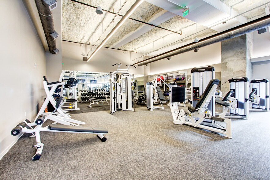 More Photos Of 500 W 2nd St, Austin Office For Lease