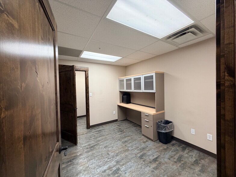 More Photos Of 1088 N Robertson Rd, Casper Flex For Sale