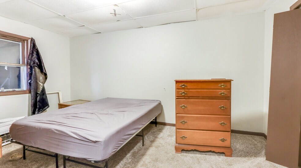 More Photos Of 1418 Main St, Bloomer Restaurant For Sale